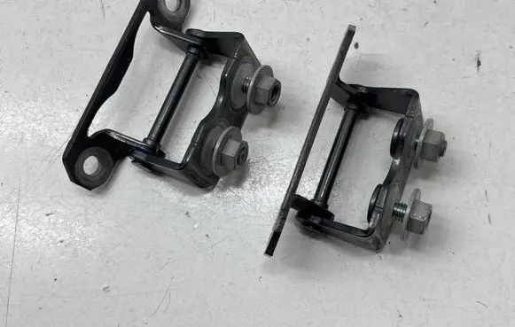 Subaru XV II Loading door hinge set 60879hj001