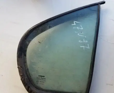 Rear vent window glass