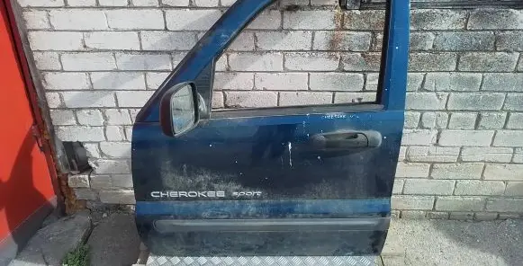 Jeep Cherokee Front door