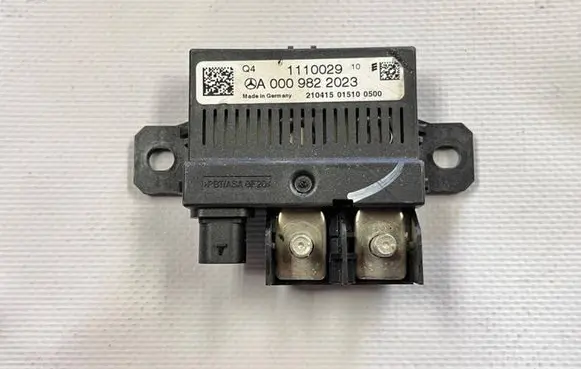 Mercedes-Benz A W176 Battery box tray A0009822023 1110029