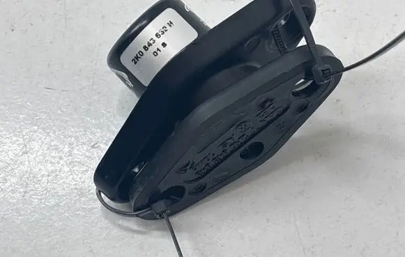Volkswagen Caddy Sliding door check strap stopper 2K0843639H