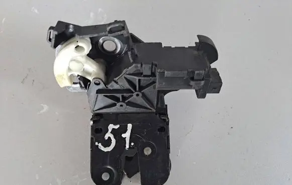 Audi A4 S4 B7 8E 8H Tailgate/trunk/boot lock/catch/latch 8P4827505C