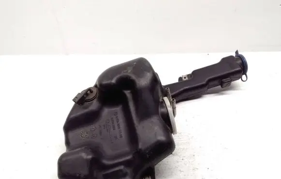 Mercedes-Benz CLS C218 X218 Windshield washer fluid reservoir/tank A2048602360