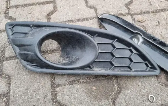 Ford Fiesta Front bumper lower grill C1BJ-15A222-AB