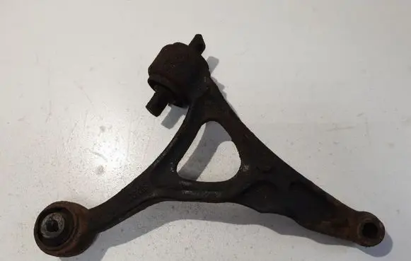 Volvo XC90 Front lower control arm/wishbone