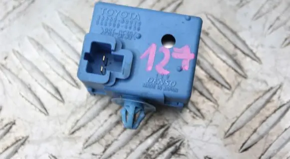 Toyota Prius (XW30) Horn buzzer relay 8665250010 0689004430