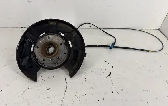 BMW X1 E84 Rear wheel hub 6788050 1161761 11677012
