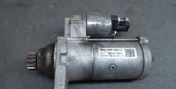 Volkswagen Golf VII Starter motor 02Z911024L
