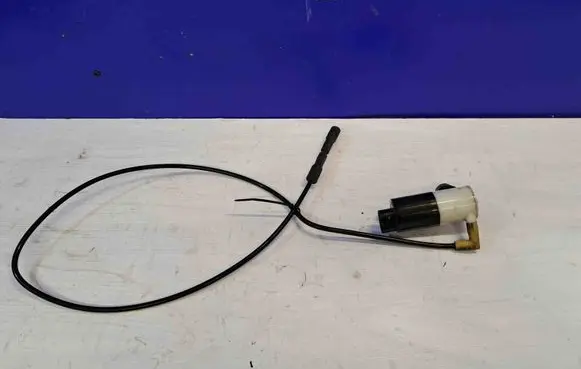 Chevrolet Tahoe Windscreen/windshield washer pump WASHERTANKMOTOR