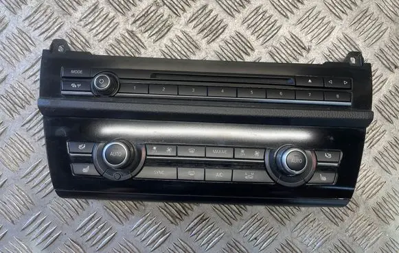 BMW 5 F10 F11 Climate control unit 9352761