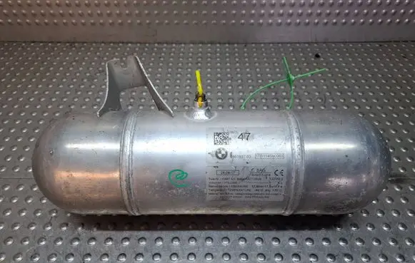 BMW 7 G11 G12 Air suspension tank/reservoir S18031758 6861937