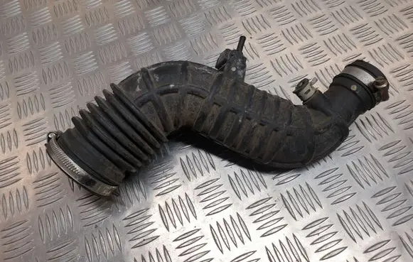 Nissan Qashqai Turbo air intake inlet pipe/hose 8200603558