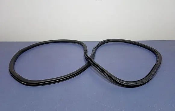 Ford S-MAX Front door rubber seal 