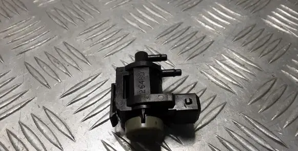 Volkswagen Golf IV Vacuum valve 1J0906283A