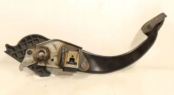 Opel Astra K Clutch pedal 20181015