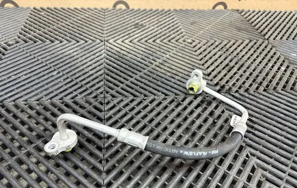 Volvo XC90 Air conditioning (A/C) pipe/hose 31390897