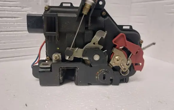 Audi A4 S4 B6 8E 8H Rear door lock 4B0839016D