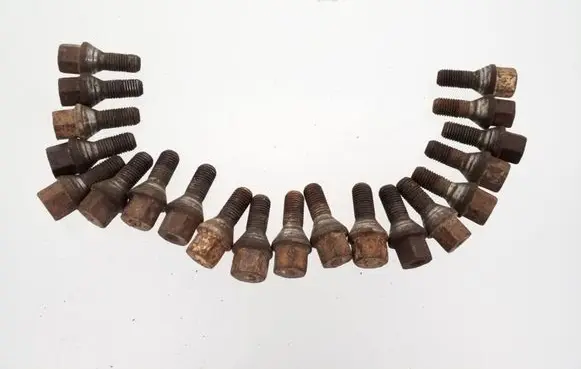 Opel Zafira B Nuts/bolts 
