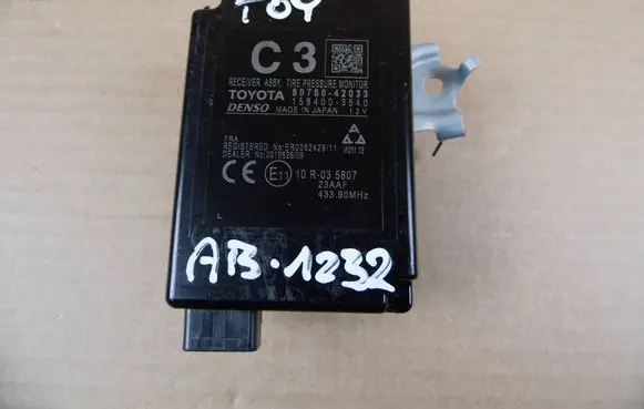 Toyota RAV 4 (XA40) Tire pressure control unit 8976042033