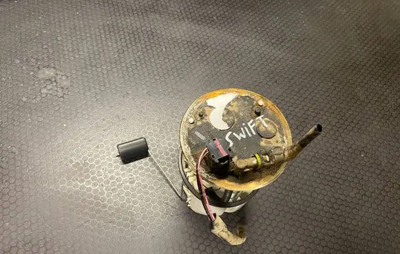 Suzuki Swift I In-tank fuel pump
