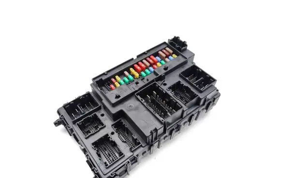 Ford Mondeo MK V Fuse module JU5T15604CFG A2C763535040000