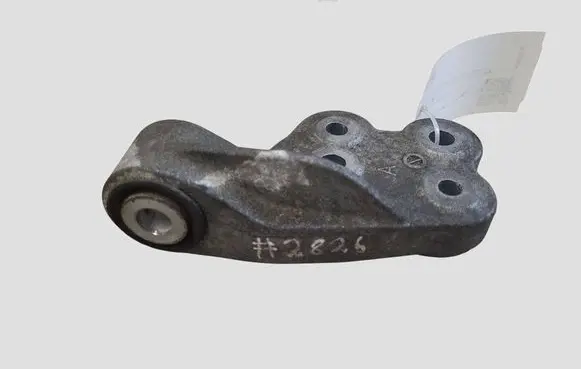 Toyota Prius (XW50) Engine mounting bracket