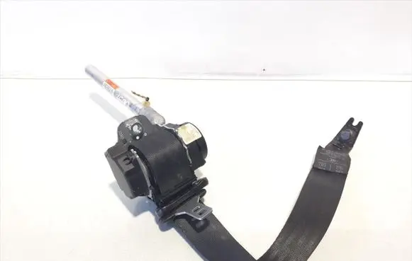 Volvo V70 Front seatbelt 39859392