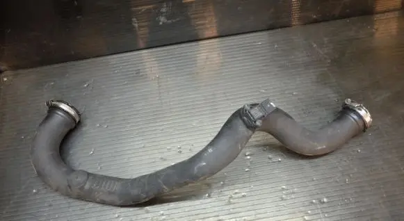 Audi A4 S4 B8 8K Intercooler hose/pipe 8K0145673