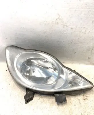Peugeot 107 Headlight/headlamp 811100H030 89033104