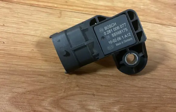 Opel Insignia A Air pressure sensor 55568175 0281006077