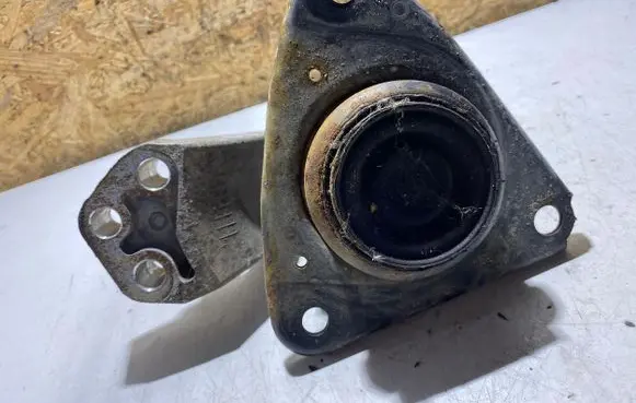 KIA Ceed Engine mount bracket