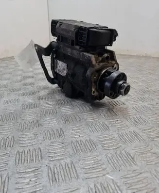 Opel Zafira A Fuel injection high pressure pump 0470504220 5286101021 55852861