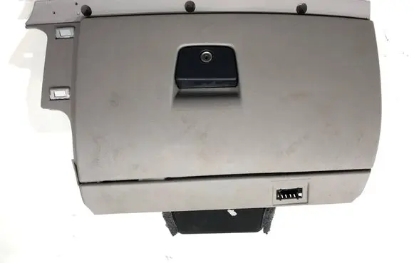Volvo V50 Glove box 8626141