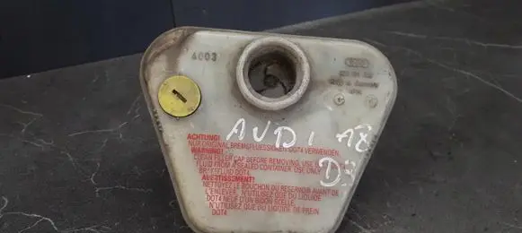 Audi A8 S8 D3 4E Brake fluid reservoir 