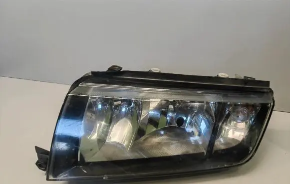Skoda Fabia Mk1 (6Y) Headlight/headlamp