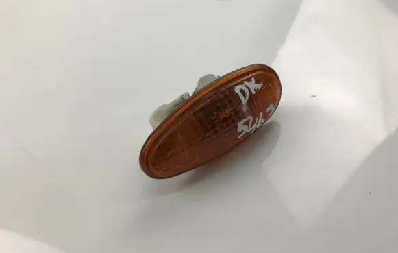 Mitsubishi Pajero Front fender indicator light
