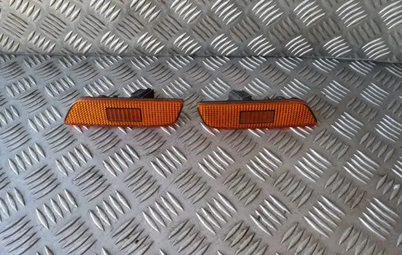 Volvo S80 Front indicator light 30744361 30744360 149141