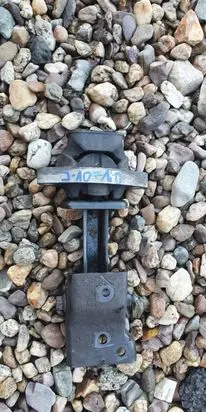Hyundai i10 Engine mounting bracket