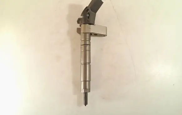 Mercedes-Benz GLE (W166 - C292) Fuel injector A6510702987