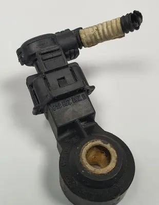 Alfa Romeo GT Detonation knock sensor 0261231148