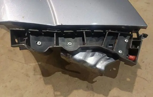 Opel Zafira B Front bumper mounting bracket