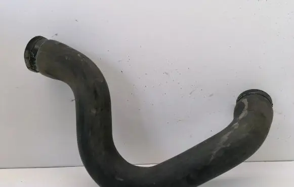 Volvo V70 Air intake hose/pipe