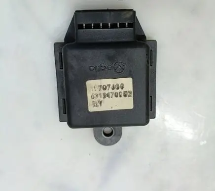 Mercedes-Benz 100 W631 Fuel pump relay 6315470002