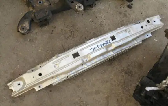 Opel Zafira A Front bumper cross member