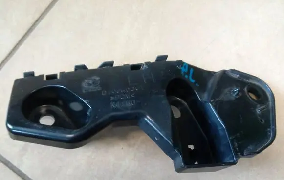 Mazda CX-3 Front bumper mounting bracket D10J500U1 NE70126