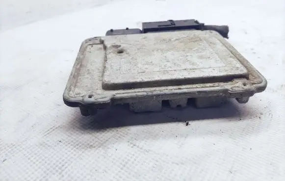 Volkswagen Touran I Engine control unit/module 7L0906385 0281012742