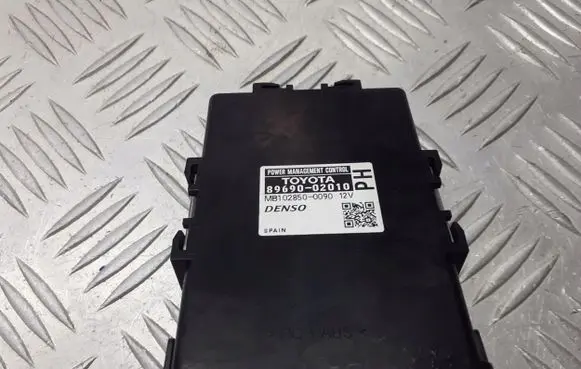 Toyota Auris 150 Transfer box differential control unit 89690-02010