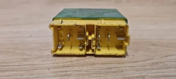 Volvo 850 Light relay 3523200 895166000