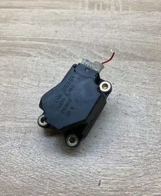 Volvo XC90 Air flap motor/actuator 74935G 010903