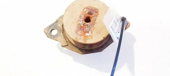 Engine mount bracket